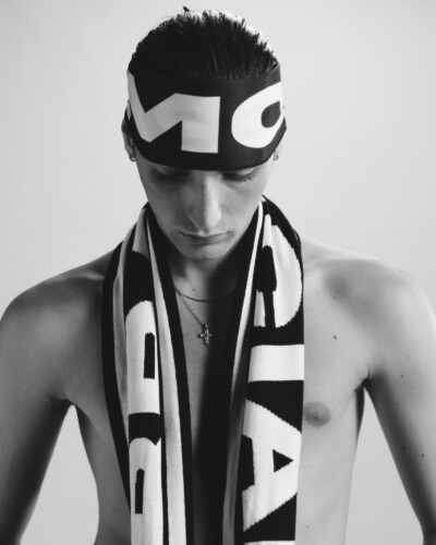 Alternative view of Sciarpa AMOR